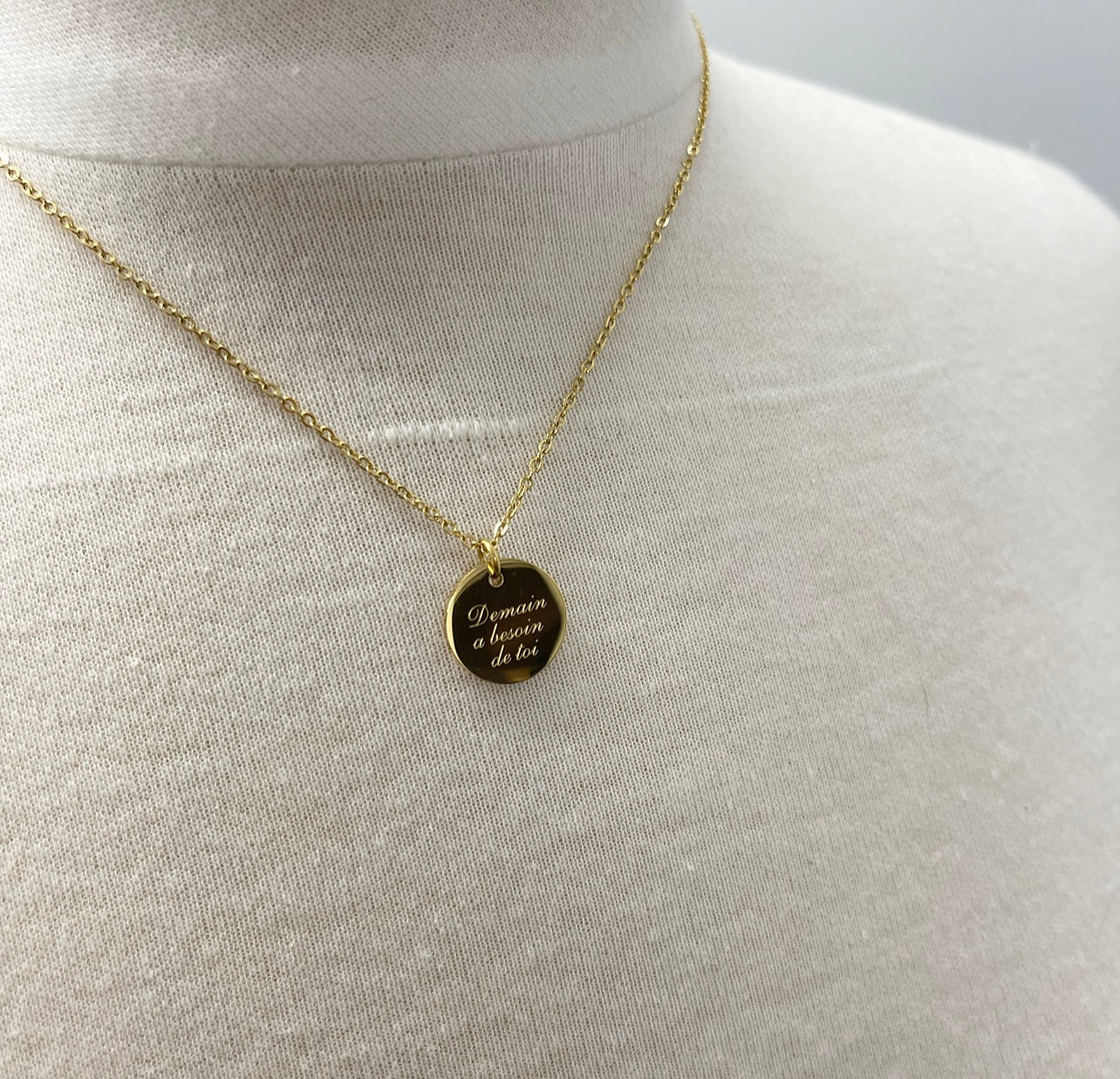COLLIER « DEMAIN, A BESOIN DE TOI »