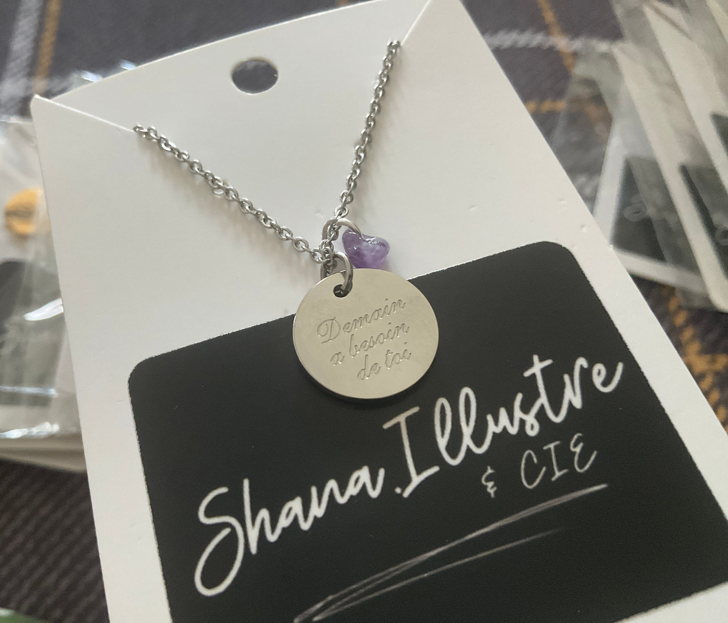 COLLIER «DEMAIN, A BESOIN DE TOI»